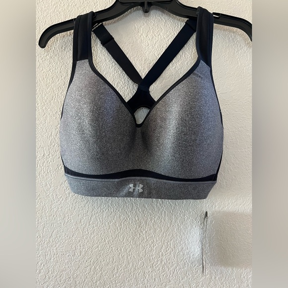 NWT Under Armour Sports Bra - Picture 1 of 2